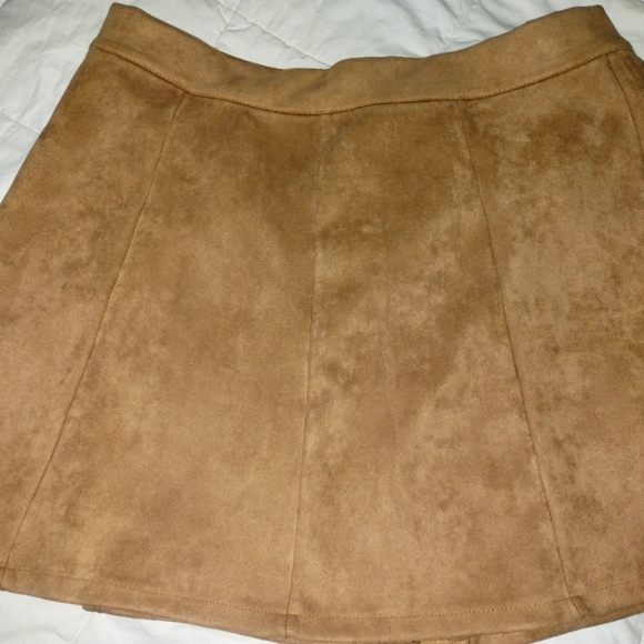 Tan suede mini skirt size XL - Picture 2 of 7